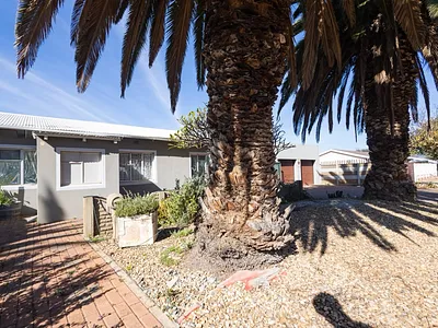 3 Bedroom House For Sale in Worcester - img