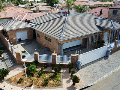 2 Bedroom House For Sale in Klerksdorp - Obr2.webp