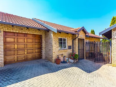 2 Bedroom Townhouse For Sale in Centurion - fxIf.webp