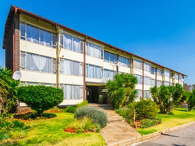 1 Bedroom Apartment For Sale in Roodepoort - img