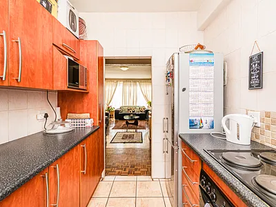 1 Bedroom Apartment For Sale in Roodepoort - rrNG.webp