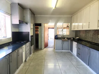 3 Bedroom House To Rent in Johannesburg - img