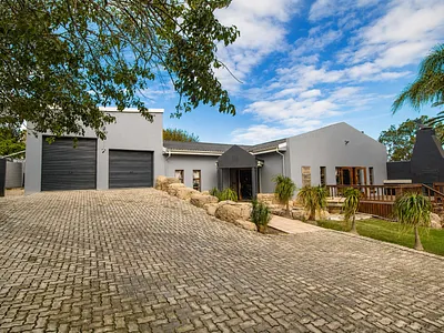 7 Bedroom House To Rent in Humansdorp - LtaJ.webp