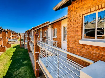 3 Bedroom Townhouse For Sale in Centurion - Ncx6.webp