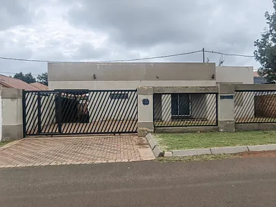 3 Bedroom House For Sale in Middelburg - img