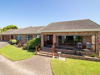 4 Bedroom House For Sale in Port Alfred - KBD0.webp