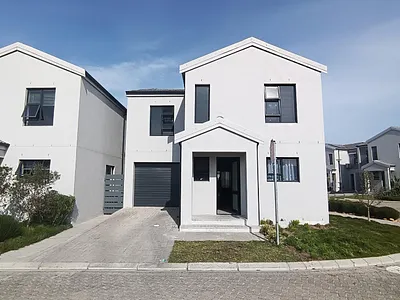 3 Bedroom House For Sale in Kraaifontein - ABAv.webp