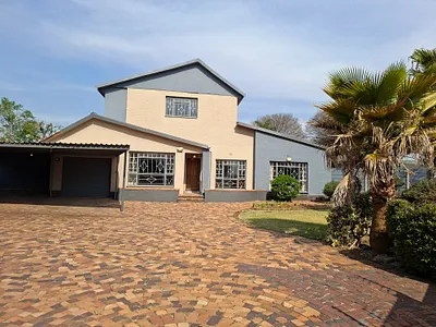 5 Bedroom House For Sale in Edenvale - YT1P.webp