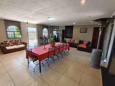 3 Bedroom House For Sale in Leandra - img