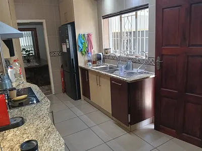 4 Bedroom House To Rent in Germiston - img