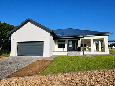 3 Bedroom House For Sale in Stilbaai West, Stilbaai - hmWH.webp