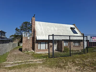 3 Bedroom House For Sale in Kleinmond - img