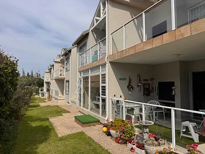 3 Bedroom Apartment For Sale in Hartenbos - img