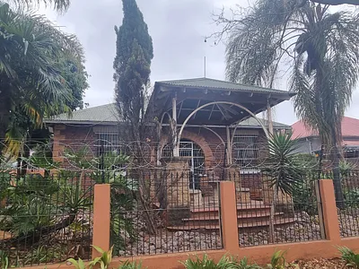 10 Bedroom House For Sale in Pretoria - eUdk.webp