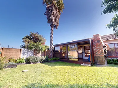 2 Bedroom Townhouse For Sale in Port Elizabeth - img