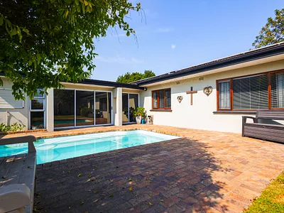4 Bedroom House For Sale in Bellville - Qs1o.webp