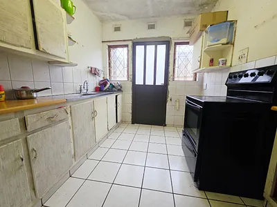 3 Bedroom Apartment For Sale in Empangeni - img