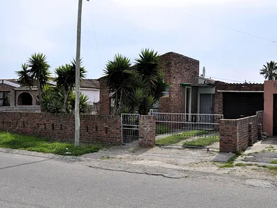 3 Bedroom House For Sale in Port Elizabeth - img