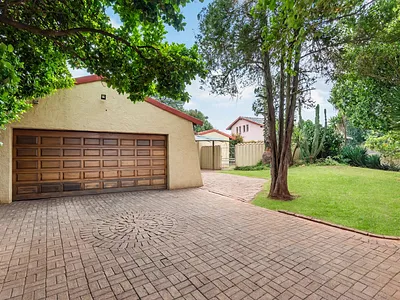 3 Bedroom House For Sale in Roodepoort - uW5U.webp