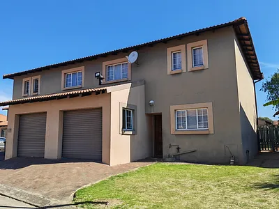 3 Bedroom House For Sale in Rustenburg - img