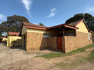 2 Bedroom Townhouse To Rent in Newcastle - cYON.webp