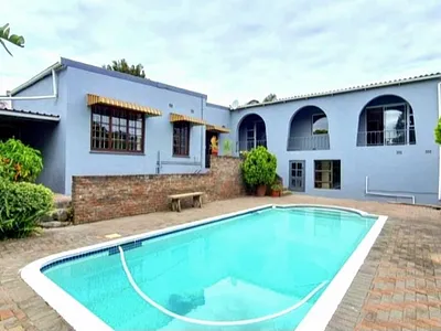 4 Bedroom House For Sale in East London - cpKG.webp
