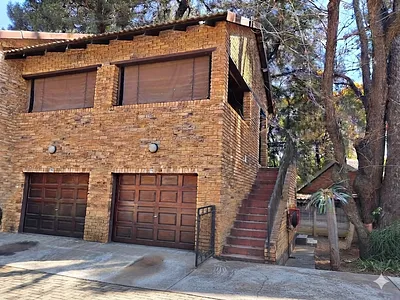 3 Bedroom Apartment For Sale in Bo-dorp, Rustenburg - img