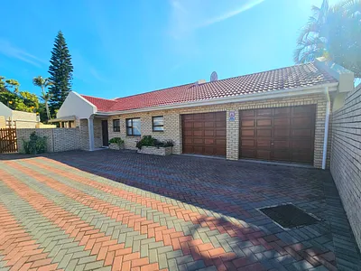 3 Bedroom Townhouse To Rent in East London - img
