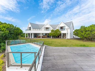 4 Bedroom House For Sale in St Francis Bay - tMRY.webp