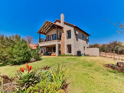 4 Bedroom Townhouse For Sale in Hartbeespoort - L6UZ.webp