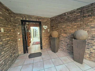 3 Bedroom House For Sale in Johannesburg - Ua48.webp