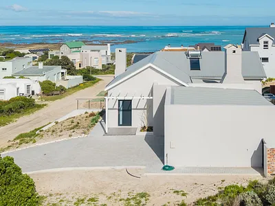 3 Bedroom House For Sale in Suiderstrand - vAIi.webp