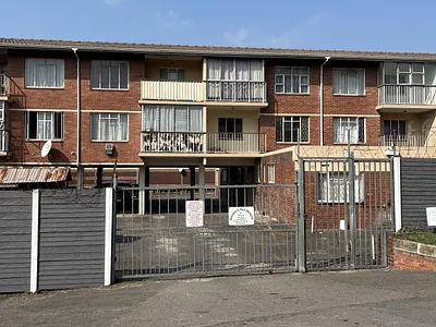 1.5 Bedroom Apartment For Sale in Pinetown - psb7.webp