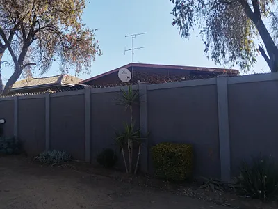 4 Bedroom House For Sale in Vanderbijlpark - EBYL.webp