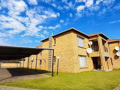 2 Bedroom Apartment For Sale in Vanderbijlpark - YfNE.webp