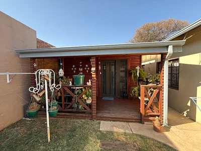 2 Bedroom Apartment To Rent in Germiston - 0exc.webp