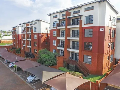 2 Bedroom Apartment To Rent in Edenvale - 9VEu.webp