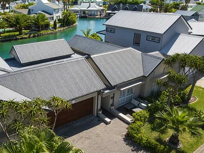 4 Bedroom House For Sale in Jeffreys Bay - S1MU.webp
