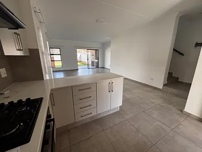 3 Bedroom Townhouse For Sale in Alberton - 9MCH.webp