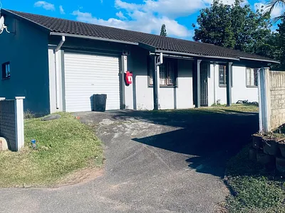 3 Bedroom Apartment To Rent in Pinetown - BL13.webp