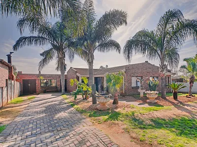 2 Bedroom House For Sale in Despatch - img