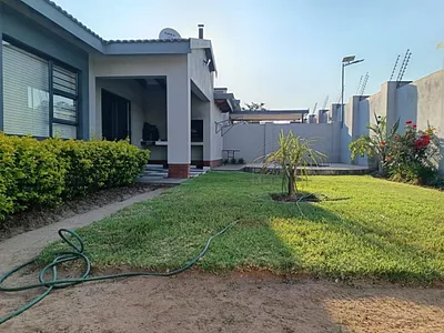 3 Bedroom Townhouse To Rent in Rustenburg - 9JWR.webp