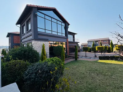 5 Bedroom House For Sale in Middelburg - img