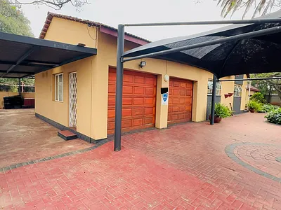 5 Bedroom House For Sale in Brakpan - dLPv.webp