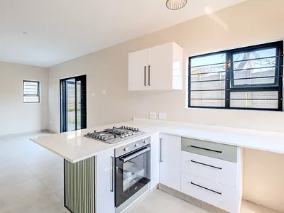 3 Bedroom Townhouse To Rent in Durban North - 0suh.webp
