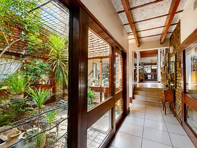 4 Bedroom House For Sale in Germiston - rNx7.webp