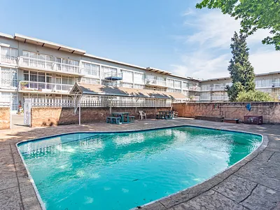 2 Bedroom Apartment For Sale in Roodepoort - TnuD.webp