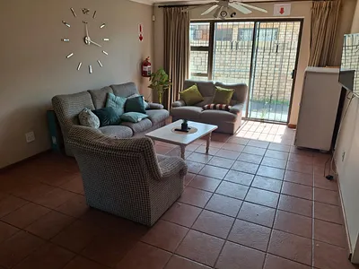 1 Bedroom Townhouse To Rent in Port Elizabeth - Yqqj.webp