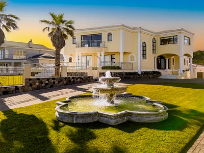 3 Bedroom House For Sale in Sedgefield - IOf1.webp
