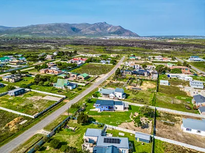 4 Bedroom House For Sale in Hermanus - img